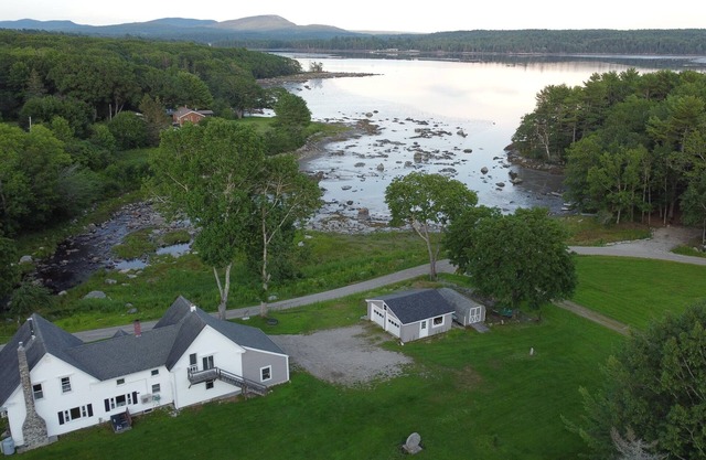 Waterfront House close to Acadia National Park