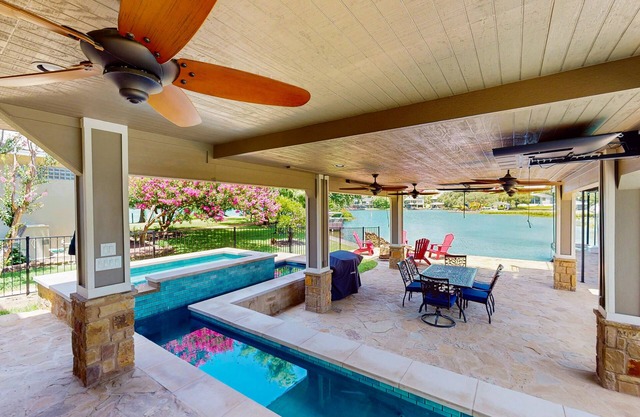 Waterfront house on Lake LBJ with private pool & two hot tubs, kitchen, WIFI