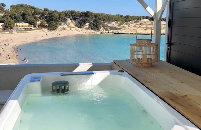 Waterfront house with jacuzzi