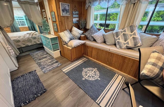 Waterfront Houseboat Oasis at Palm View Marina