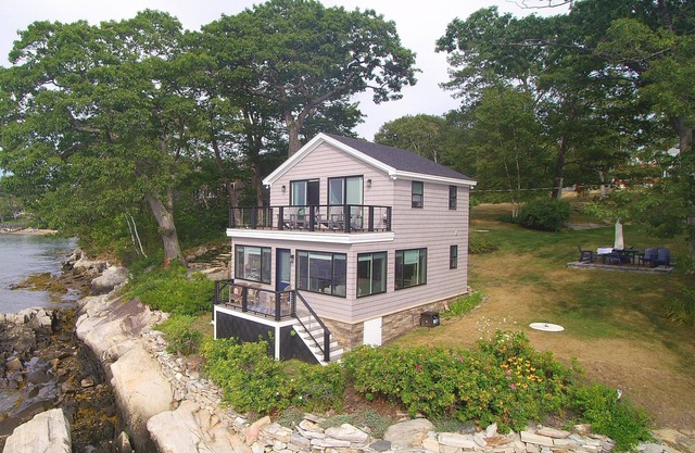 Waterfront Island Getaway w/two cottages perfect for Multiple or Large Families