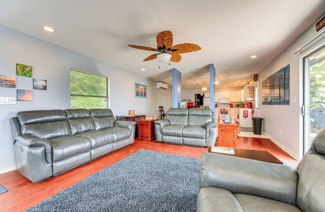 Waterfront Lake Buchanan Cottage w/Kayaks!