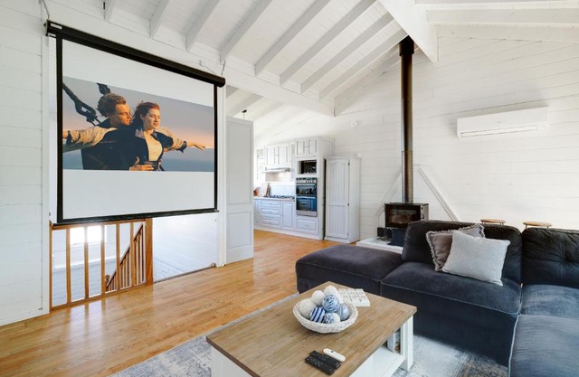 Waterfront Lake House with Hot Tub & Granny Flat