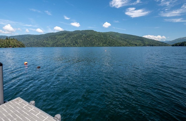 Waterfront Lake Whatcom, Bellingham & Mt Baker