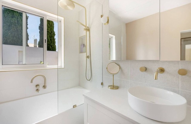 Waterfront luxe- a Hobart oasis