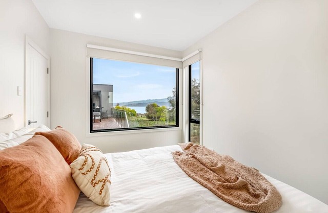 Waterfront Luxury in Opossum Bay