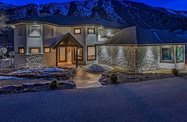 Waterfront Luxury Mountain Retreat