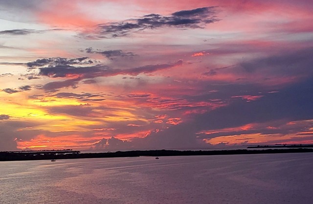 Waterfront Luxury Penthouse Condo on Tampa Bay Estuary and Golf Course