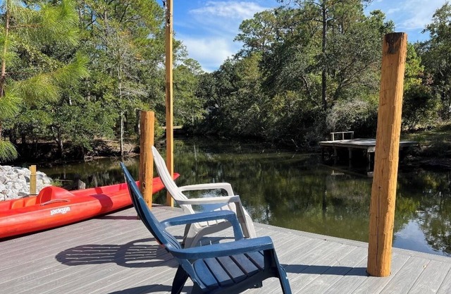 Waterfront Newly Renovated and Decorated 3brs home.