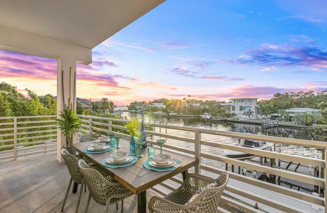 Waterfront, Pet-Friendly Condo with Pool, Spa, and Fitness Center near Downtown Sarasota