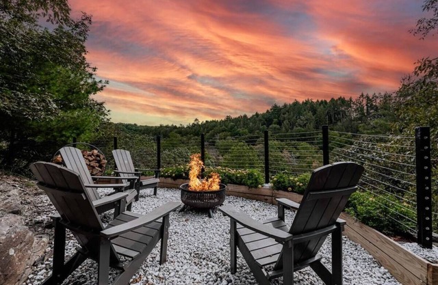 Waterfront Poconos Cottage | Cozy Fire Pit & Dogs