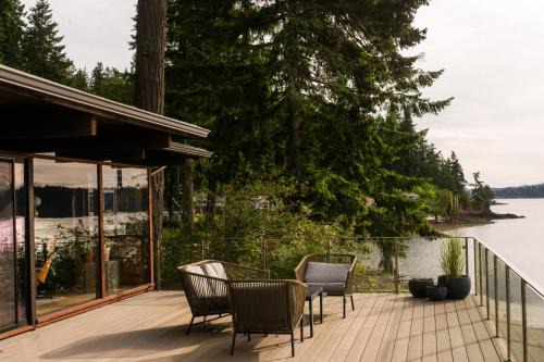 Waterfront Port Orchard Retreat with Furnished Deck!