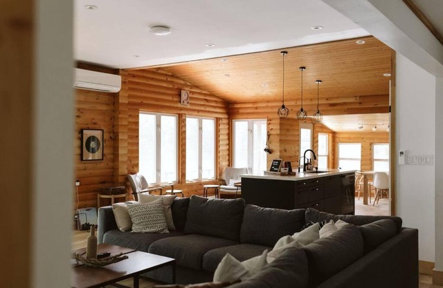 Waterfront private cottage on Koshlong Lake