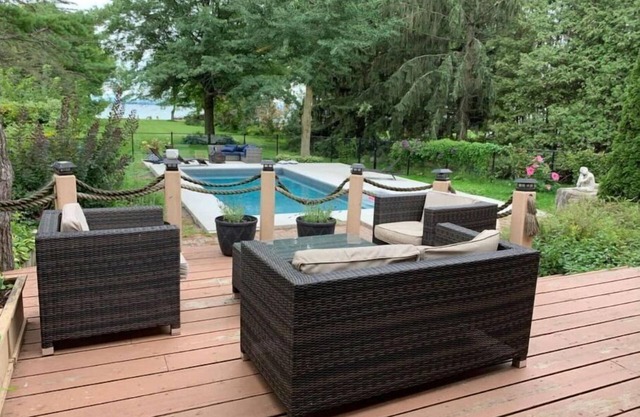 Waterfront Property - Private Pool