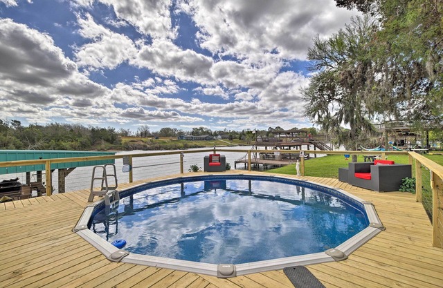 Waterfront San Jacinto River Home w/Boat Slip!