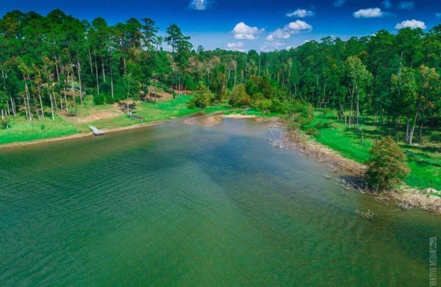 Waterfront @ Tiger Creek Retreat Sleeps 16