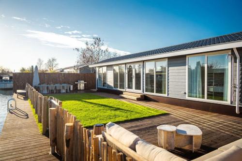 Waterfront tiny home with spacious garden