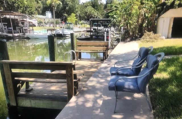 Waterfront!Boat Dock,ramp, kayaks, SUP, Easy gulf access, fishing, manatees