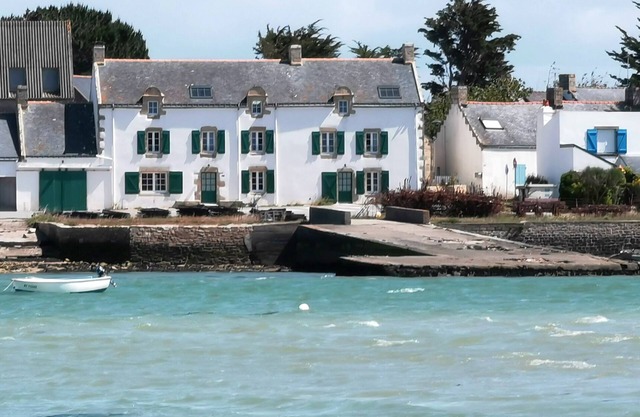 Waterfront Villas sleeps 14 in two homes In Southern Brittany