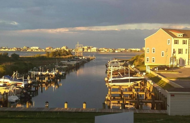 Waterfront West Ocean City Townhouse - Featured on HGTV with Pool and Gym access!