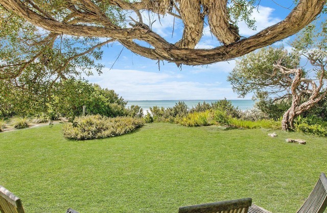 Waters Edge - affordable beachfront apartment