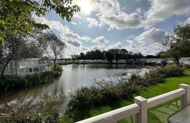 Waters Edge, Hoburne Cotswolds