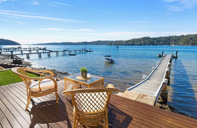 Waters Edge|Peaceful Scotland Island Retreat