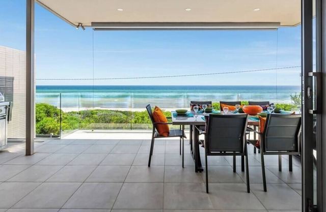 Waters Edge Retreat - water views on the beach