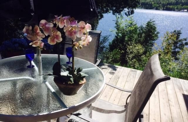 'Waters Edge' Romantic Cottage-Dogs Welcomed