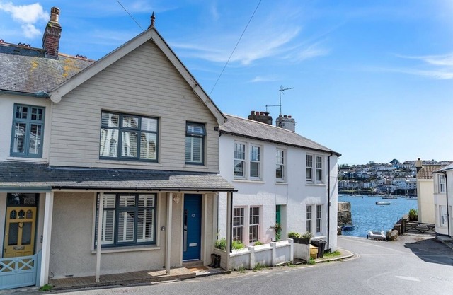 Waterside house with sea views