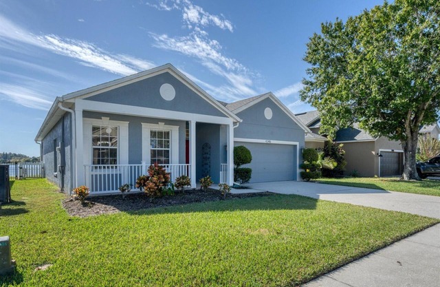 Waterside. Pet friendly. UCF area.