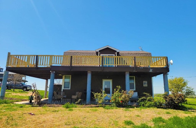 Waterside Retreat