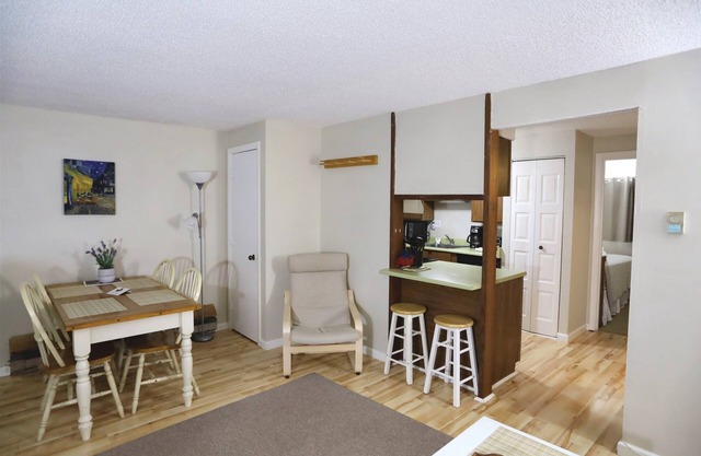 Waterville Valley Pet Friendly Vacation Condo close to Community Center! (WHB16V)