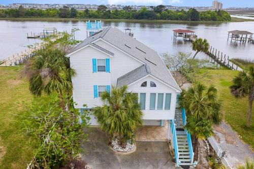 Waterway Escape in Ocean Isle Beach, NC