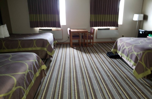 Watseka 24 Inn & Suites