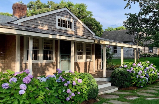Wauwinet Beach Cottage