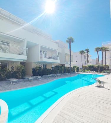 Wave Resort