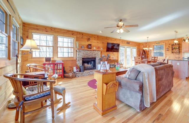 Waynesville Vacation Rental with Mountain Views!