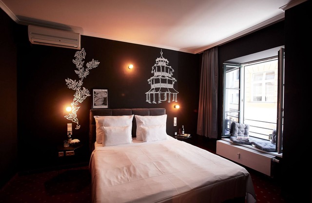 WDREI Hotel