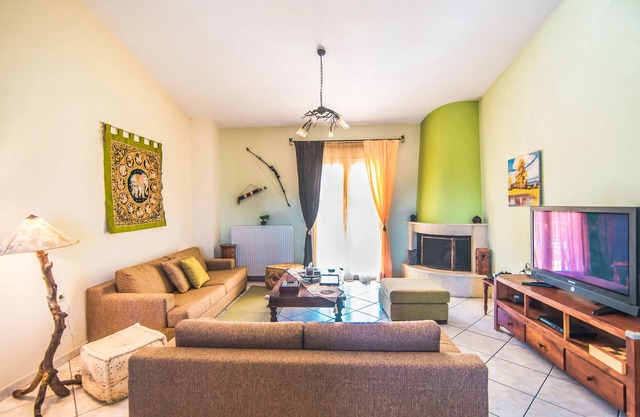 We welcome you to our spacious "ALKINOI" Apartment.
