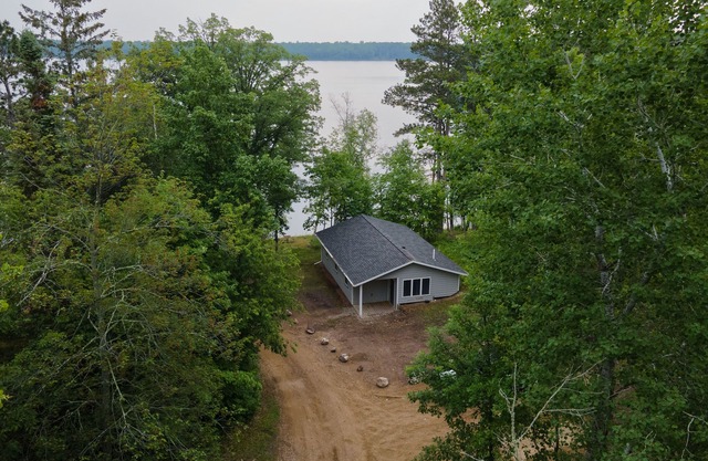 Webb Lake, Hackensack, Northern MN - 3 Bedroom, Sleeps 6 - Cabin #6 Blue Water
