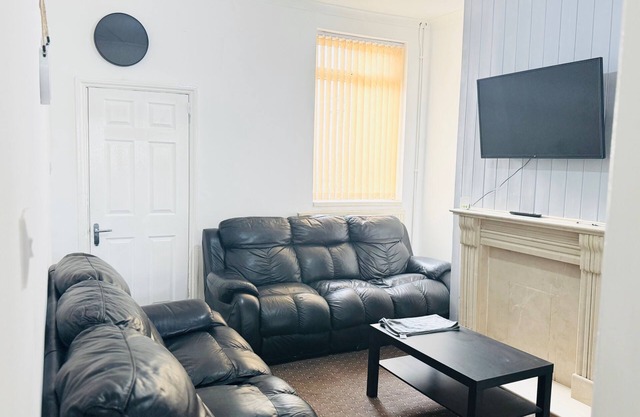 Weekend escape- 4 Bedroom House in Stoke-on-Trent