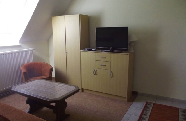 Weißstorch - Familiäre Pension & Ferienwohnungen Lindenhof