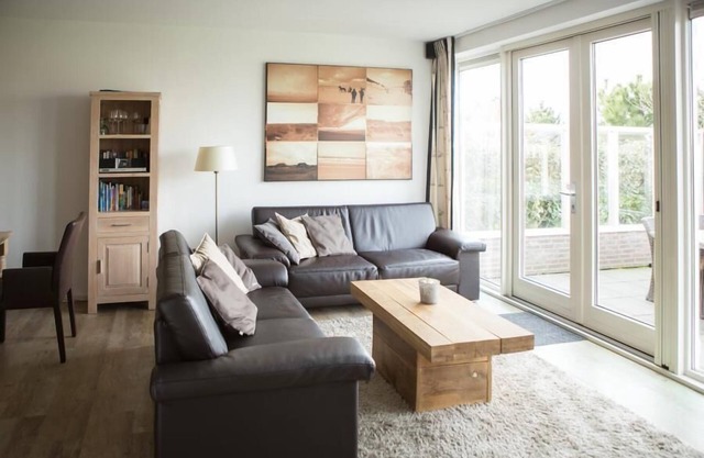 Weidevilla XXL with 16 beds, 2 cots, 2 saunas and 4 bathrooms