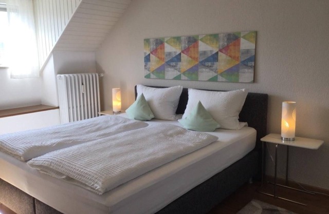 Weingut-Gästehaus Loskill - Double room shower/WC, partly with balcony *