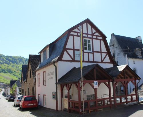 Weingut Loescher-Erben Gästehaus an der Burg