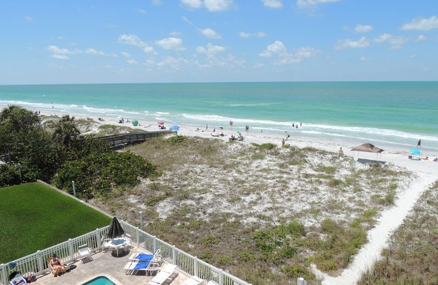 Welcome Back! Popular Beachfront Condo w/Pool & Beach Gear Provided, Unit 406