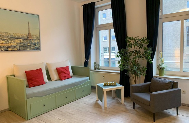 Welcome Home in the heart of Krefeld - directly at the main train station