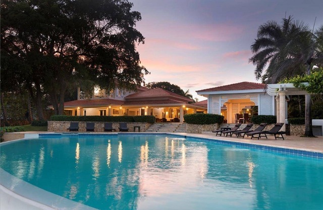 Welcome to Casa Minitas 20, a luxury villa with an infinity pool