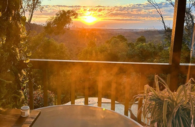 Welcome to Cockatoo Cabin at Nebesa Nature Retreat